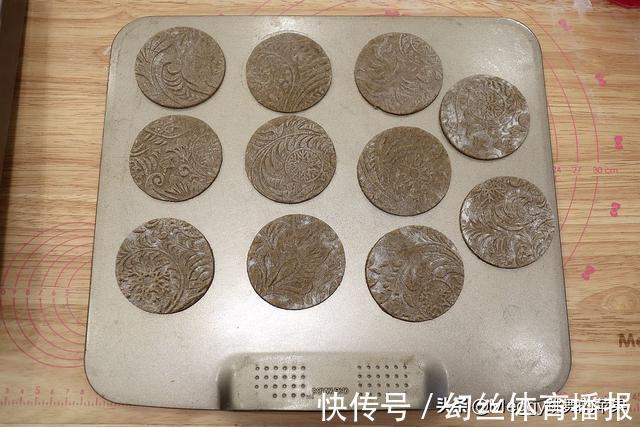 糖粉|教你个百搭饼干配方，粗粮杂粮全麦随意换，13分钟出炉酥香好吃
