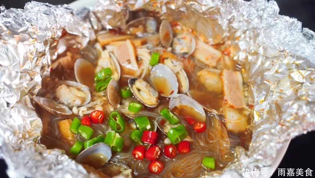 不愧是逛夜市必点小吃,香辣爽口,鲜美十足,好吃到舔壳!