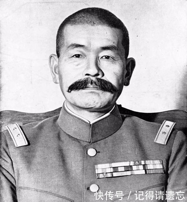 日本|日本投降前一天,日本皇宫发生了这样的一幕