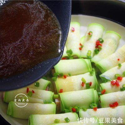 营养|#夏日开胃餐#西葫芦卷火腿这样做，营养又美味