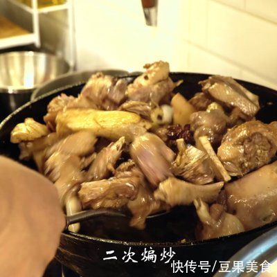 肥肉片|酸菜炖大鹅，色香味浓，东北人最爱