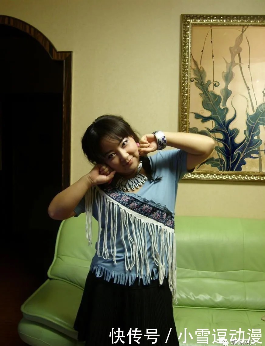 爱笑爱疯癫的火爆女孩 如何摇身变为“女尊开山鼻祖”!