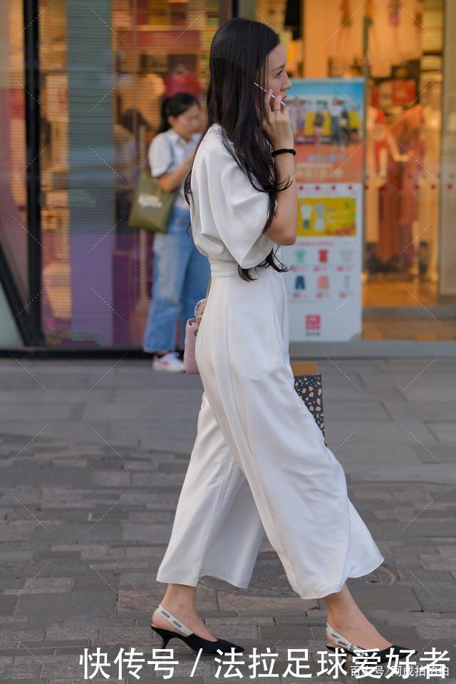 白色宽松连体裤,高贵典雅,职场风十足