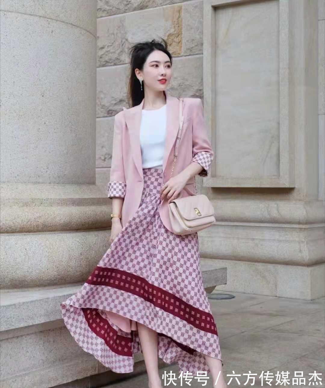 苏格兰格纹|2021早秋气质女人的时尚穿搭