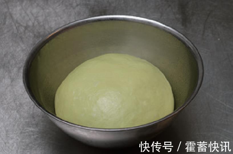 栗子|劳动节来一份淡雅抹茶绿，日式风味的抹茶栗子面包，早餐新选择