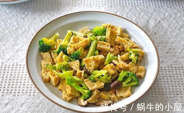 西瓜瓤|外甥女做的午餐，一桌素菜看似清淡却比大鱼大肉好吃，真会过日子
