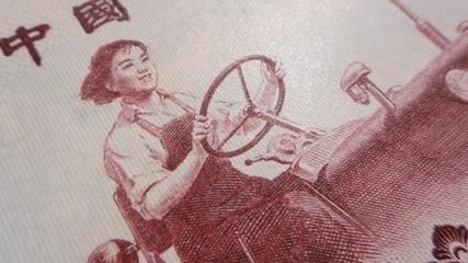 拖拉机|她是印在1元纸币上的女孩,可她却在30年后才知道纸币上是自己