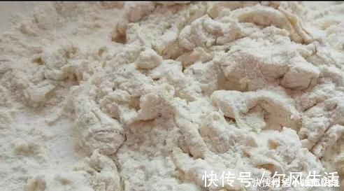 面粉不要再做馒头了,教你新吃法,晶莹剔透有营养,看着就想吃