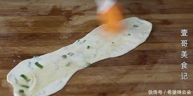 面粉最解馋的做法,我家一周吃5次,比手抓饼还香,上桌瞬间扫光