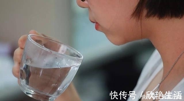 孕期|孕期喝水有讲究,喝对了,不仅有利于胎儿发育,还可以让羊水清澈