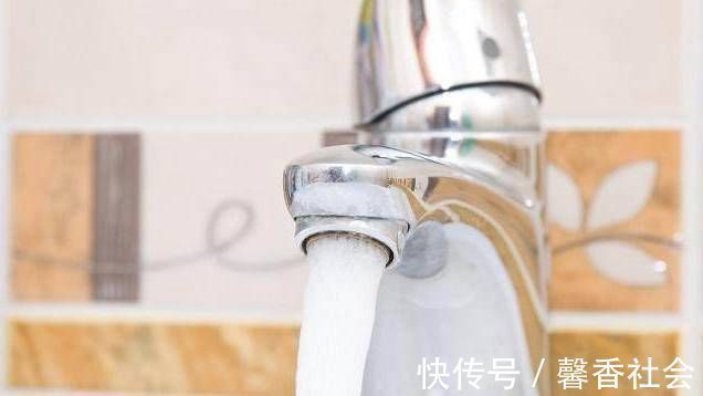 冰镇|怀孕期间的孕妈妈,一定不要喝这3种水,肚子中的胎宝宝不喜欢