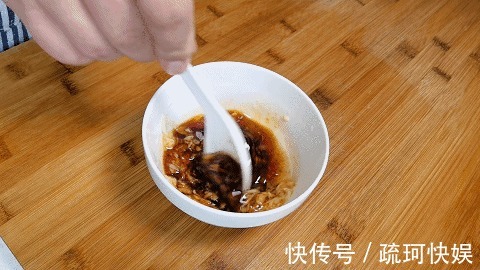 做法|西兰花百吃不厌的做法，不炒不炖，一焯一拌，比肉菜还受欢迎