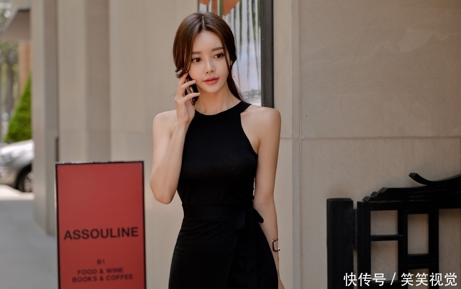 凹凸有致|美女小姐姐搭配黑色连衣裙,秀出婀娜多姿好身材,突显时尚妩媚