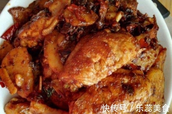 汤匙|家里来客人不想去饭店，炒几道的家常菜，香飘四溢，好吃到没朋友