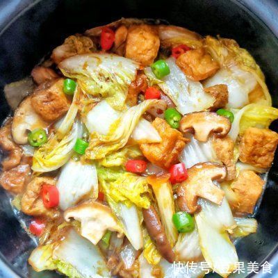 冬天最适合做这一锅菜,热气腾腾的好吃下饭