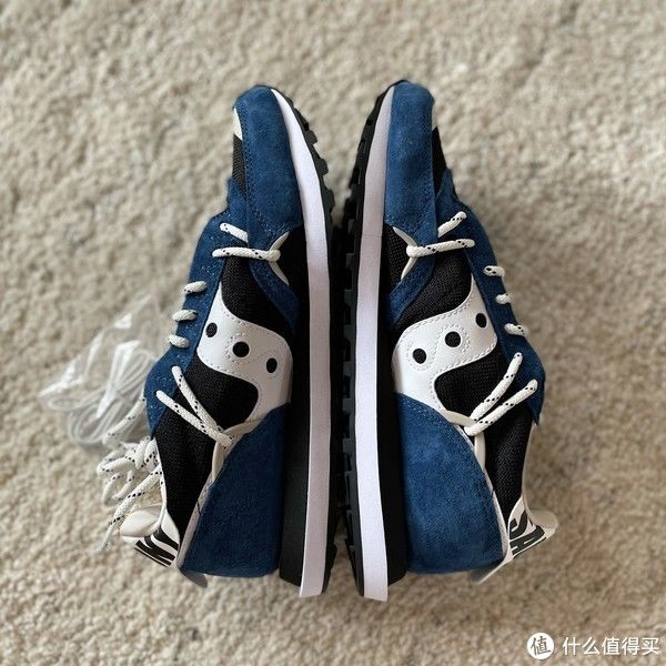 鞋带|Sneaker 篇一百二十二：Saucony Jazz Court RFG环保鞋与其他两双鞋开箱