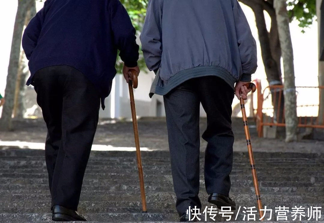 中老年人|50岁以上的人，坚持走路有助长寿，可做不到这5点多走也是白搭