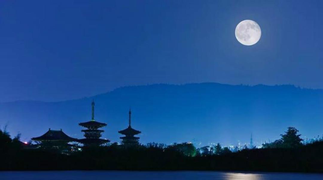 李白的诗经常被后人修改,只有这一首诗改得妙,一字之差意境全出