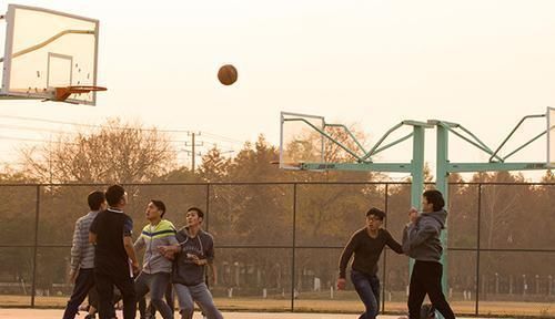 骨科医生|什么运动对膝盖的损伤大？跑步？骨科医生给出的答案，令人意外