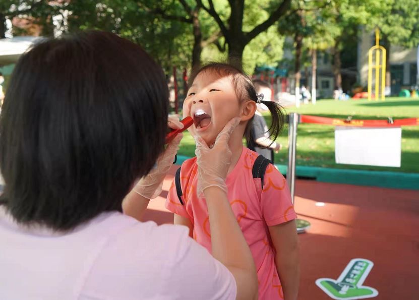 中国福利会托儿所|高温下中小学开学首日：“双减”来了，加油！迎接一个崭新的开始！