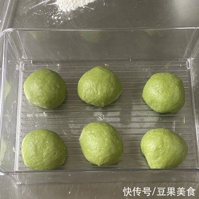 黄油|#我的养生日常-远离秋燥# 斑斓椰蓉小吐司，风味独特