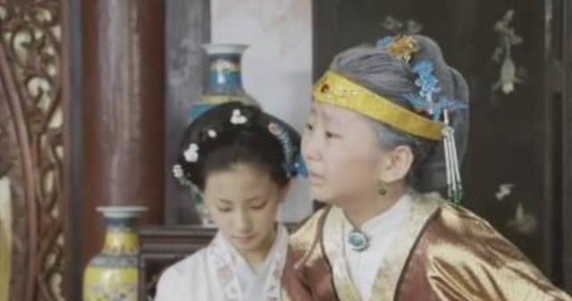 王熙凤|红楼梦中的贾母,极尽富贵和优雅,细看之下,才貌双全最令人嫉妒