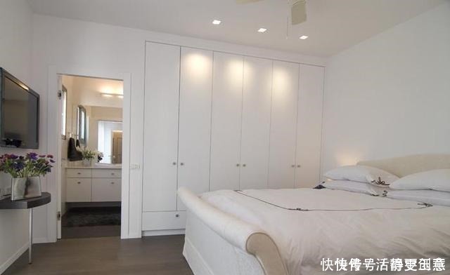 小户型|越来越多人卧室不买大衣柜,他们更爱这样设计,好看实用不占地方!