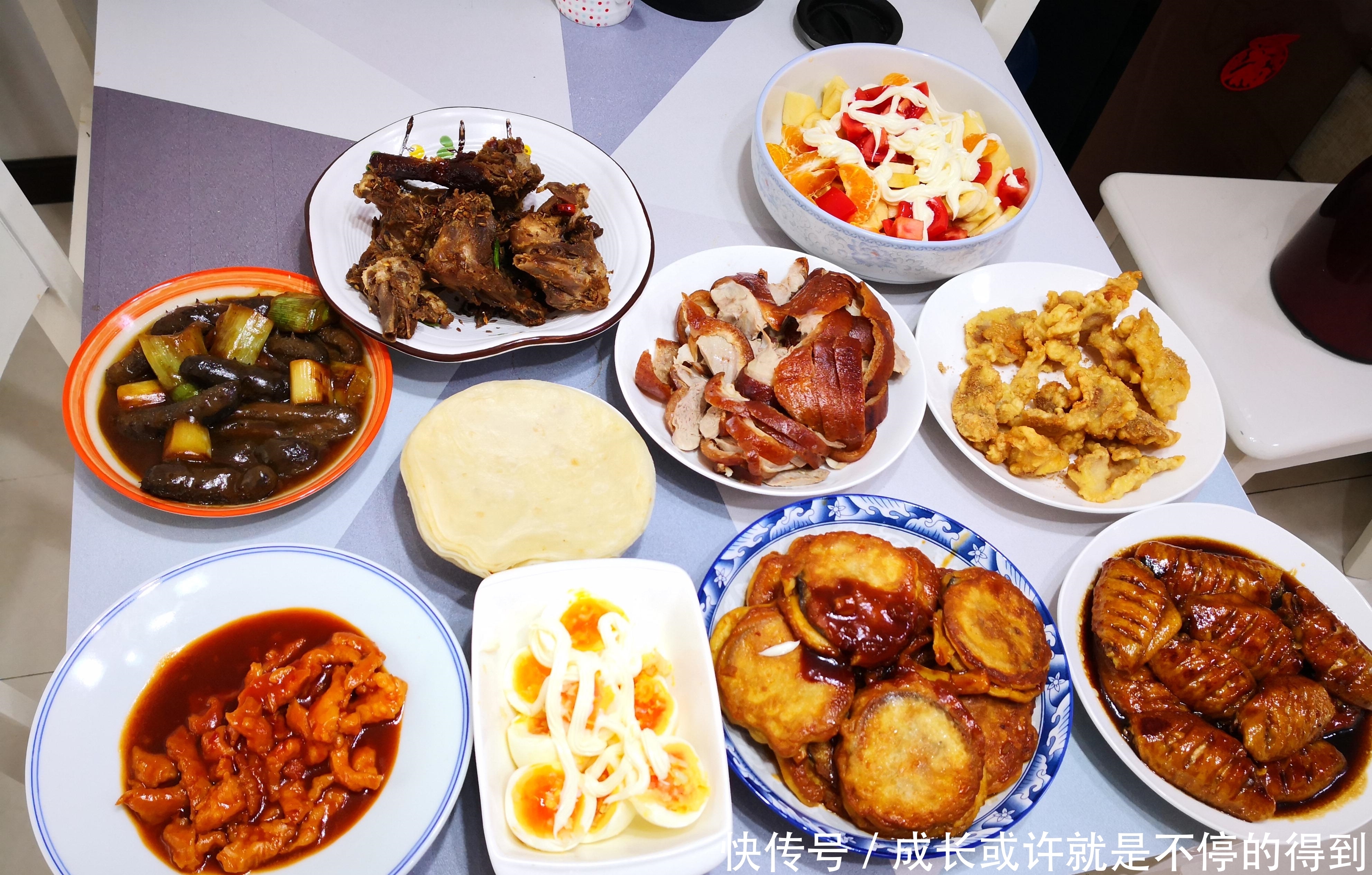 儿子外地上大学,开学前给他做一桌“开学宴”,网友:这是土豪!