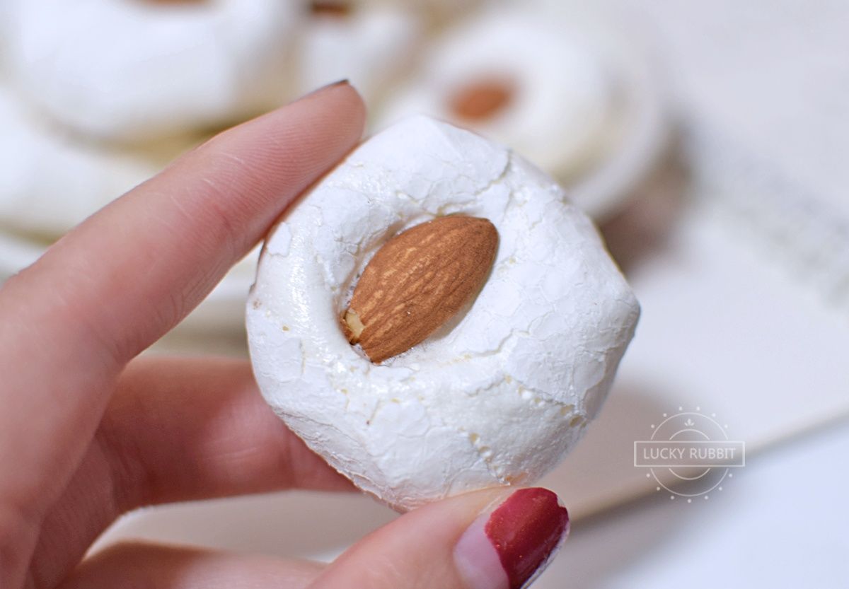 试做网红饼干,只需两种材料,又甜又脆,好吃到停不下来