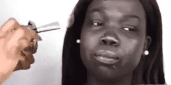 皮肤 黑人变白会有多难?非洲女子在脸上涂了50层粉底,网友近一看懵了