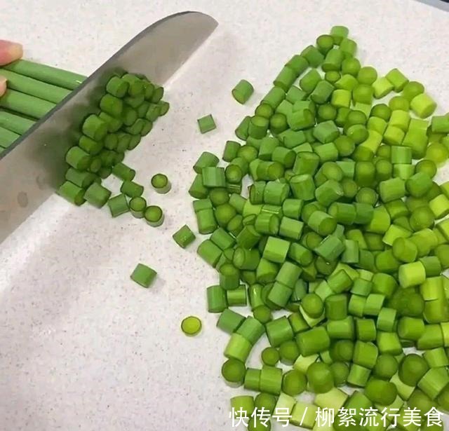 “蒜苔肉末”原来这样做才美味,实在太简单了