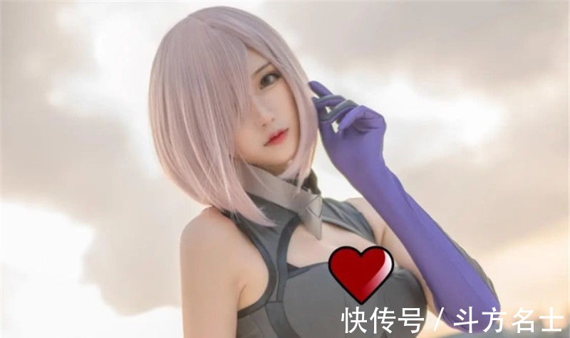 直播间|腐团儿消失的三套COS!付费观看价格1988,良心主播还得看吉祥