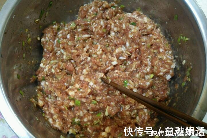 肉馅|白菜猪肉饺子，调馅时这样调，饺子鲜美多汁，比三鲜饺子都鲜