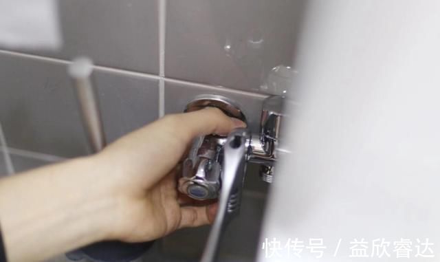 置物架|卫生间记得装这11个小东西,不贵,入住才知有多实用