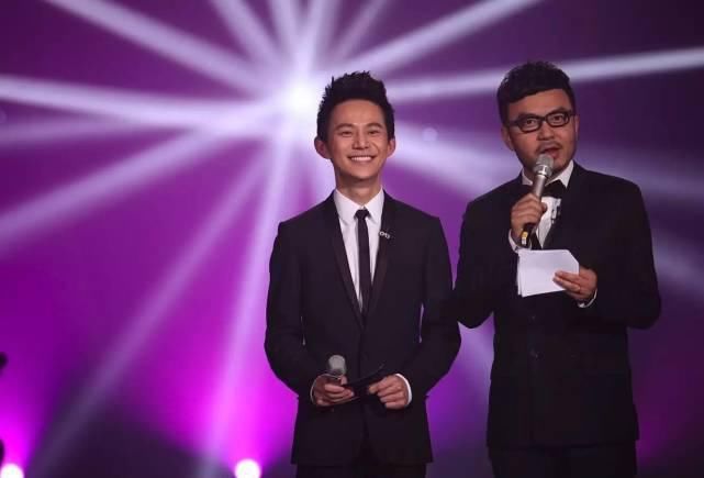 提词器曝光，到底扯下谁的遮羞布？仅仅只打了《吐槽大会》的脸？