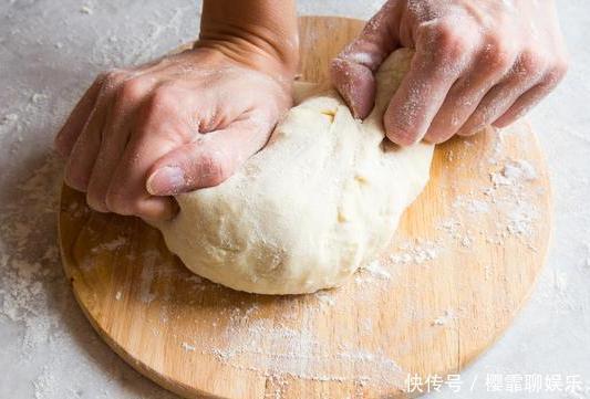 发满|发面时,别只会加酵母和白糖,学会这么做,10分钟就发满盆