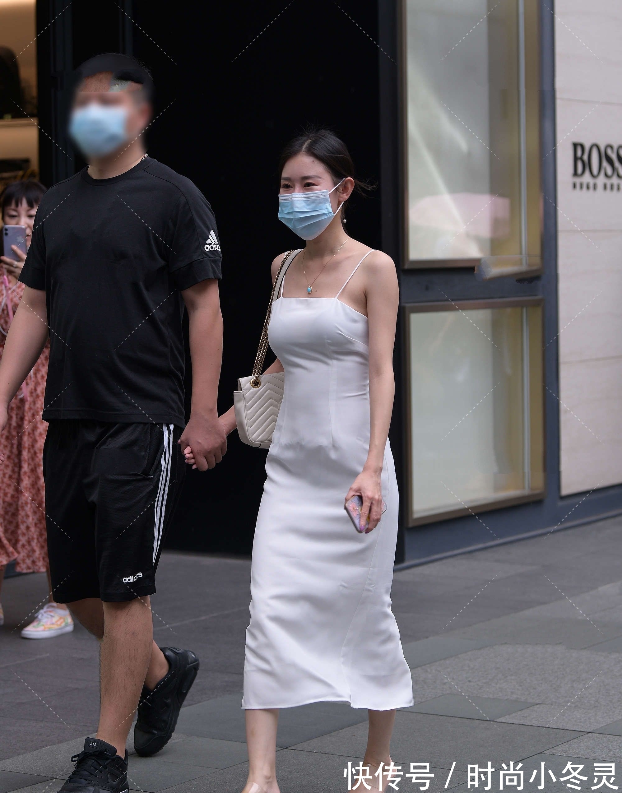 凸显|白色长款连衣裙高贵又纯洁,不仅显瘦还凸显气质