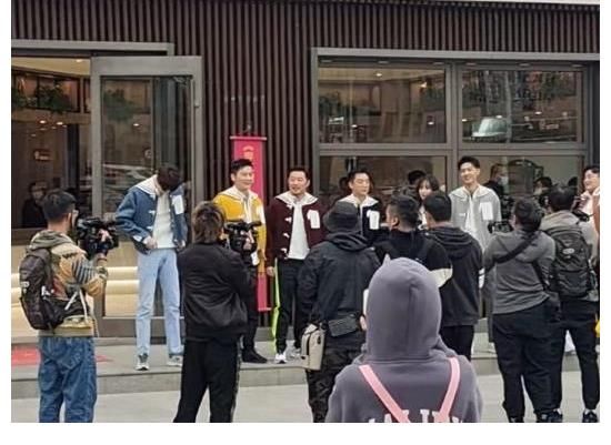 白露|《黄河篇》第2轮录制，宋雨琦缺席baby稳站C位，白露站位被边缘化