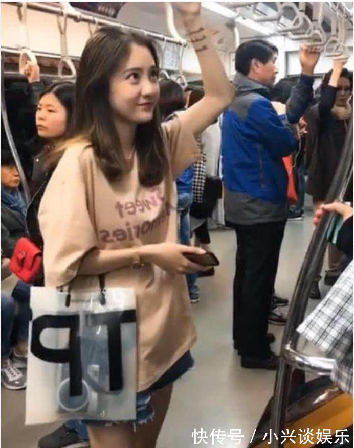 小姐姐|地铁小姐姐走红,一双“漫画腿”成功圈粉,网友:想娶她回家