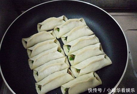 海米|早餐想吃锅贴不用买，晚上包好早上煎，10分钟就能搞定，香又脆