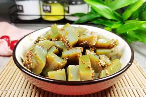 饱腹|夏季吃鸡蛋，教你一个新吃法，不炒不煎，营养饱腹，1次2斤不够吃