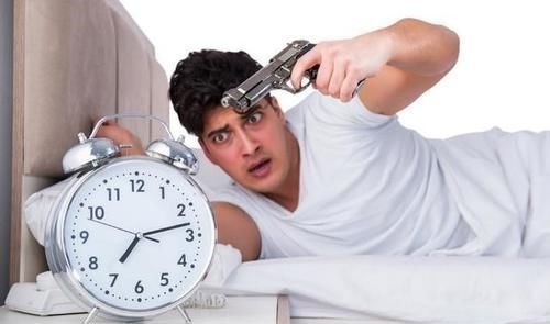 强身健体|65岁大娘坚持早睡，从不失眠，专家坦言：常吃“一素”，你也可以