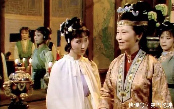 邢夫人|黛玉初进贾府,两个舅母的反应透露出人性善恶,太残酷了