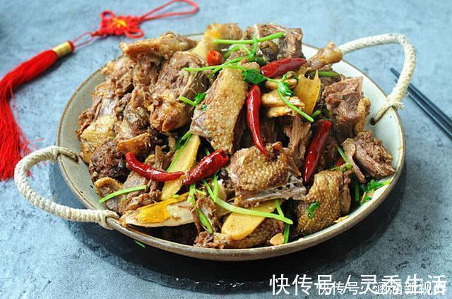 冬天|鸭子如此烧，不腥不柴特别香，操作简单，我家每年吃掉几十只