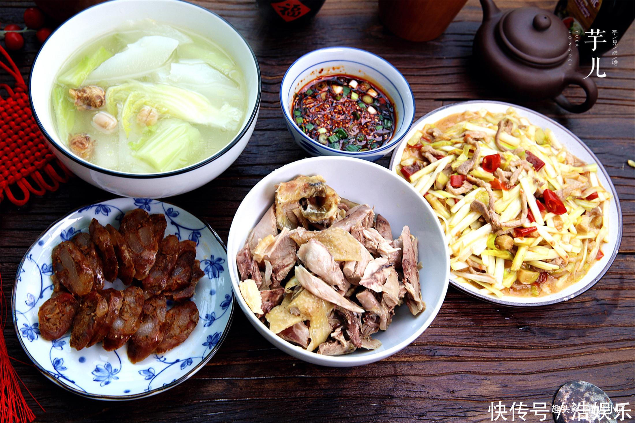 一家三口的午餐,虽然简单了些,温馨美味,全家吃得很满足,真香