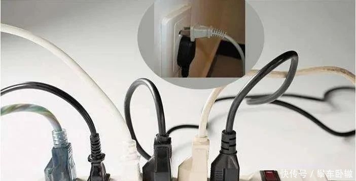 衣食住行|家里插座万万别让工人这样装,老电工看了直摇头,入住就便知坑!