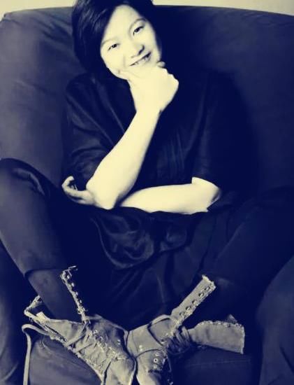 中薪|洪晃：在和陈凯歌结婚之前，她住胡同、出国、拿高薪，活得好洒脱