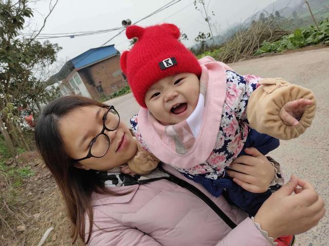 损伤|孩子这个月龄最好不要坐婴儿车,脊椎可能易受损伤,家长们别大意