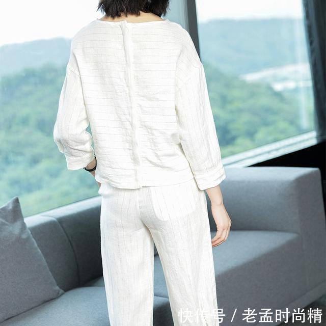 显瘦|白领必备性价比高的妃之影两件套,时尚大气还上档次