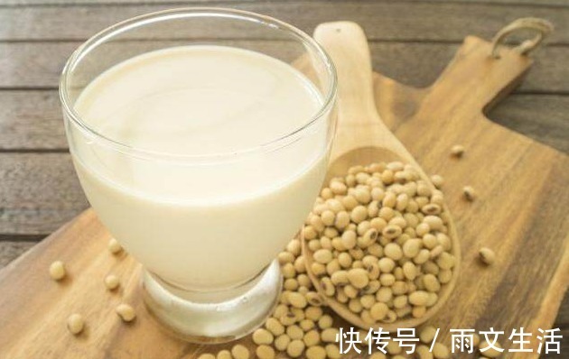 单纯性增生|“乳腺增生”的加重,许是在“提醒”你,2种“食物”尽量少吃